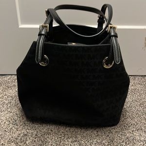 Michael Kors | Jet Set Black Monogram Grab Bag